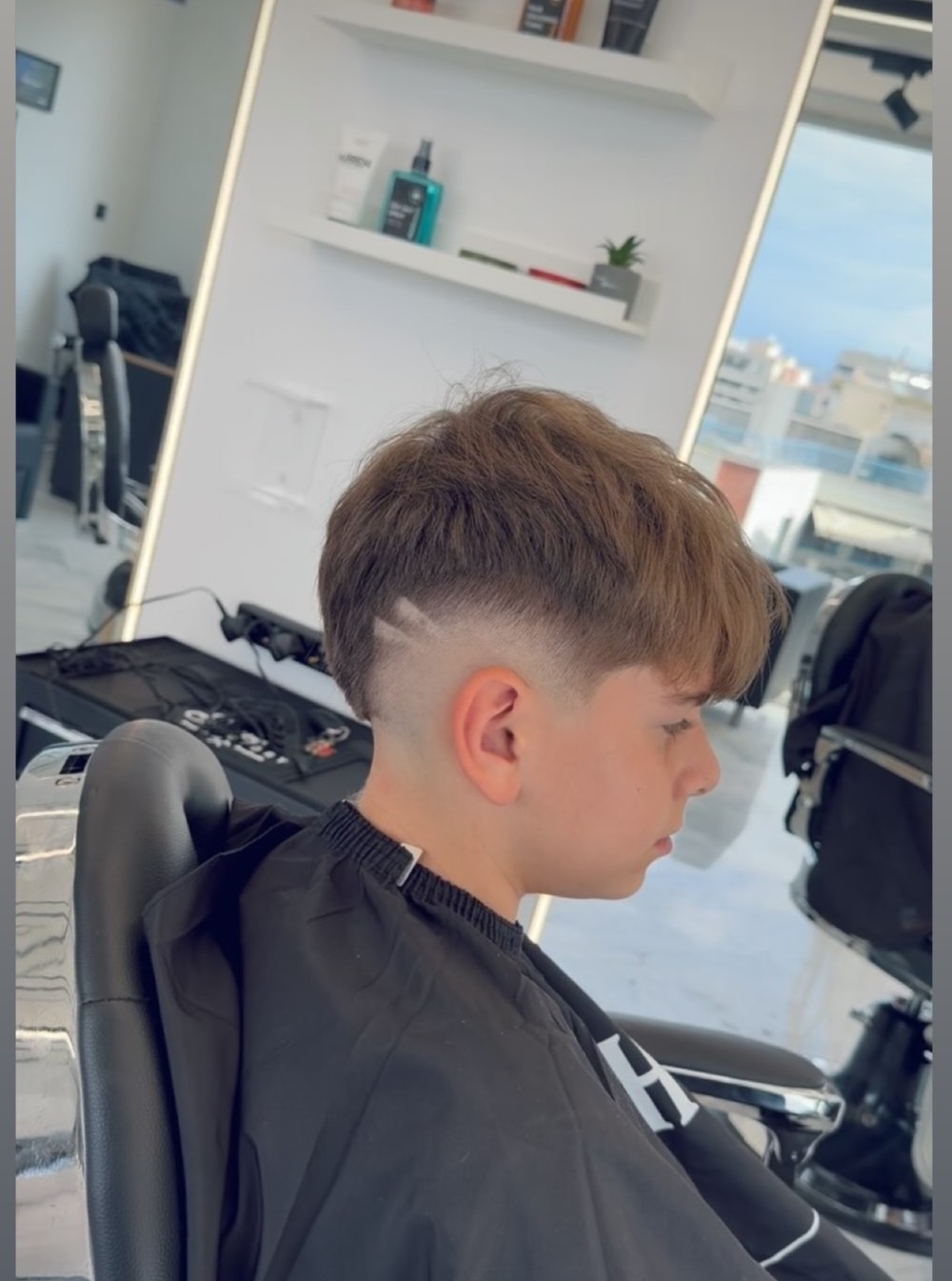 Κλασικό παιδικό κούρεμα στο Barberhood KG